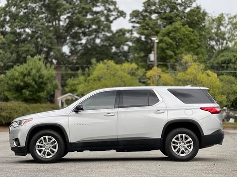 Used 2019 Chevrolet Traverse LS FWD image 8