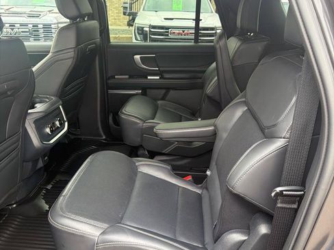 Used 2025 Ford Expedition Max Platinum w/ Stealth Appearance Package AWD/4WD image 7