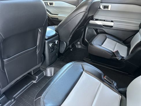 Certified 2023 Ford Explorer XLT w/ Equipment Group 202A RWD image 11