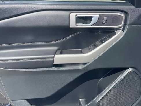Certified 2023 Ford Explorer XLT RWD image 22