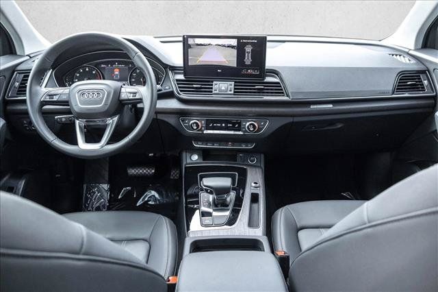 Used 2023 Audi Q5 2.0T Premium w/ Convenience Package AWD/4WD image 19