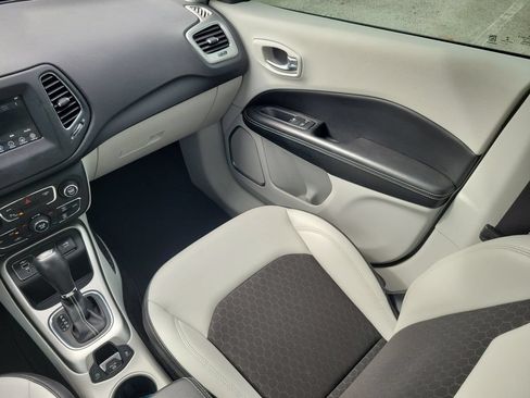 Used 2020 Jeep Compass Latitude w/ Safety & Security Group FWD image 10