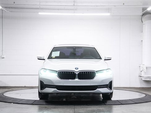 Certified 2023 BMW 530e w/ Premium Package image 2
