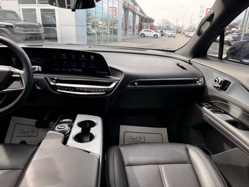 Used 2024 Cadillac Lyriq Tech AWD/4WD image 37