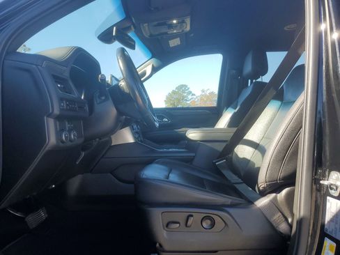 Used 2022 Chevrolet Suburban LT image 8