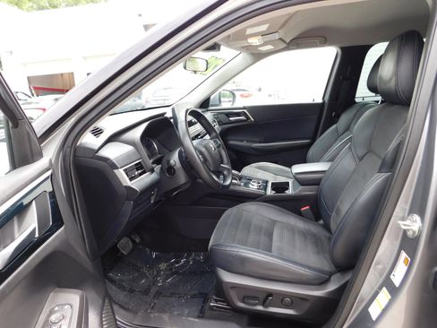 Used 2023 Mitsubishi Outlander SE FWD image 16