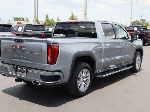 Used 2023 GMC Sierra 1500 Denali w/ Technology Package AWD/4WD image 9