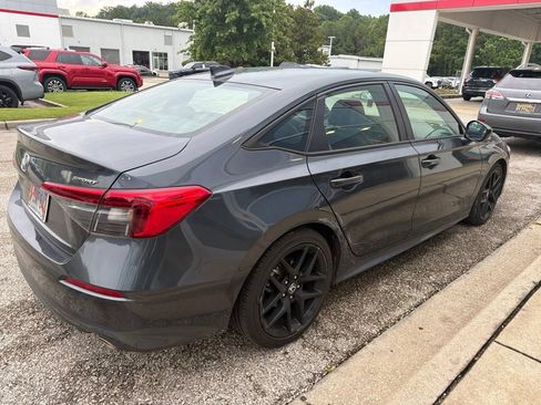 Used 2022 Honda Civic Sport image 3