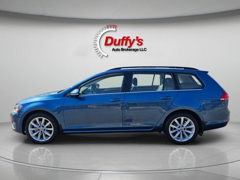 Used 2017 Volkswagen Golf SE image 15