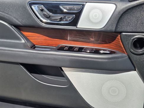 Used 2023 Lincoln Navigator Reserve image 28