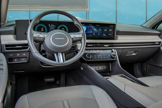 Certified 2025 Hyundai Sonata SEL FWD image 11