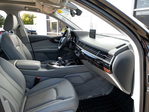 Used 2017 Audi Q7 3.0T Prestige image 33