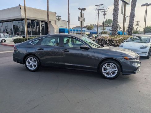 Certified 2025 Honda Accord LX image 17