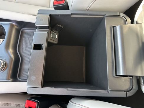 New 2026 Ford Explorer Active w/ Active Comfort Package image 31