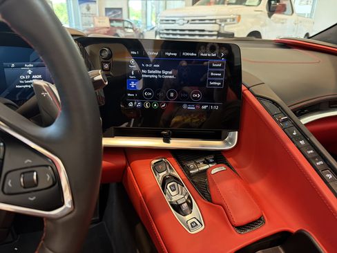 Used 2023 Chevrolet Corvette Stingray Premium Conv w/ Z51 Performance Package RWD image 22