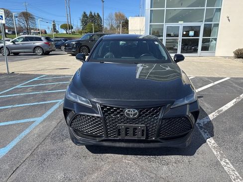 Used 2019 Toyota Avalon Touring w/ All Weather Liner Package FWD image 8