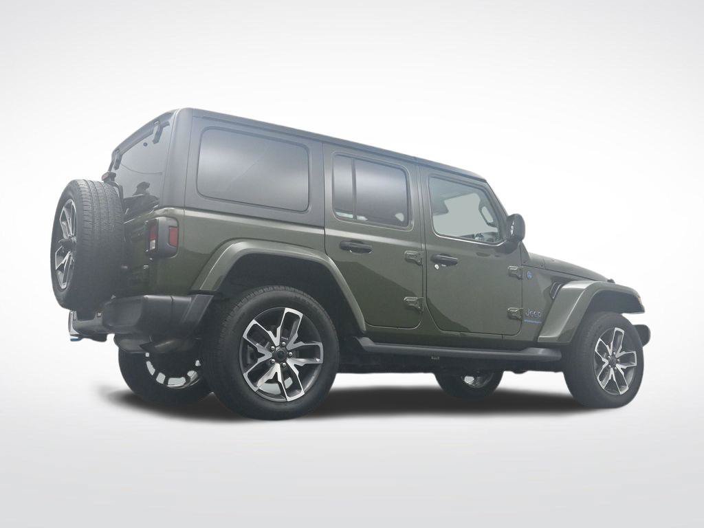 Used 2024 Jeep Wrangler Unlimited w/ Convenience Group AWD/4WD image 34