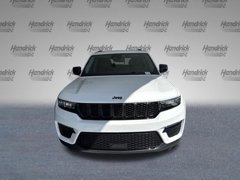 Used 2023 Jeep Grand Cherokee Limited w/ Black Appearance Package image 3