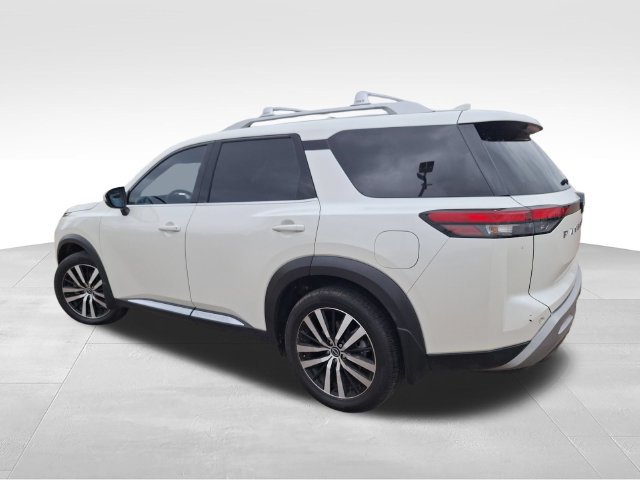 Certified 2023 Nissan Pathfinder Platinum FWD image 6