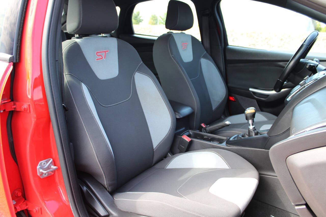 Used 2015 Ford Focus ST FWD image 19