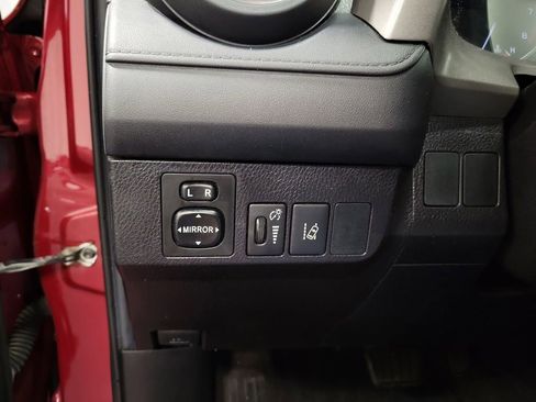 Used 2018 Toyota RAV4 LE w/ All Weather Liner Package image 20