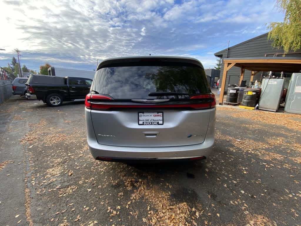 Used 2024 Chrysler Pacifica Limited FWD image 5