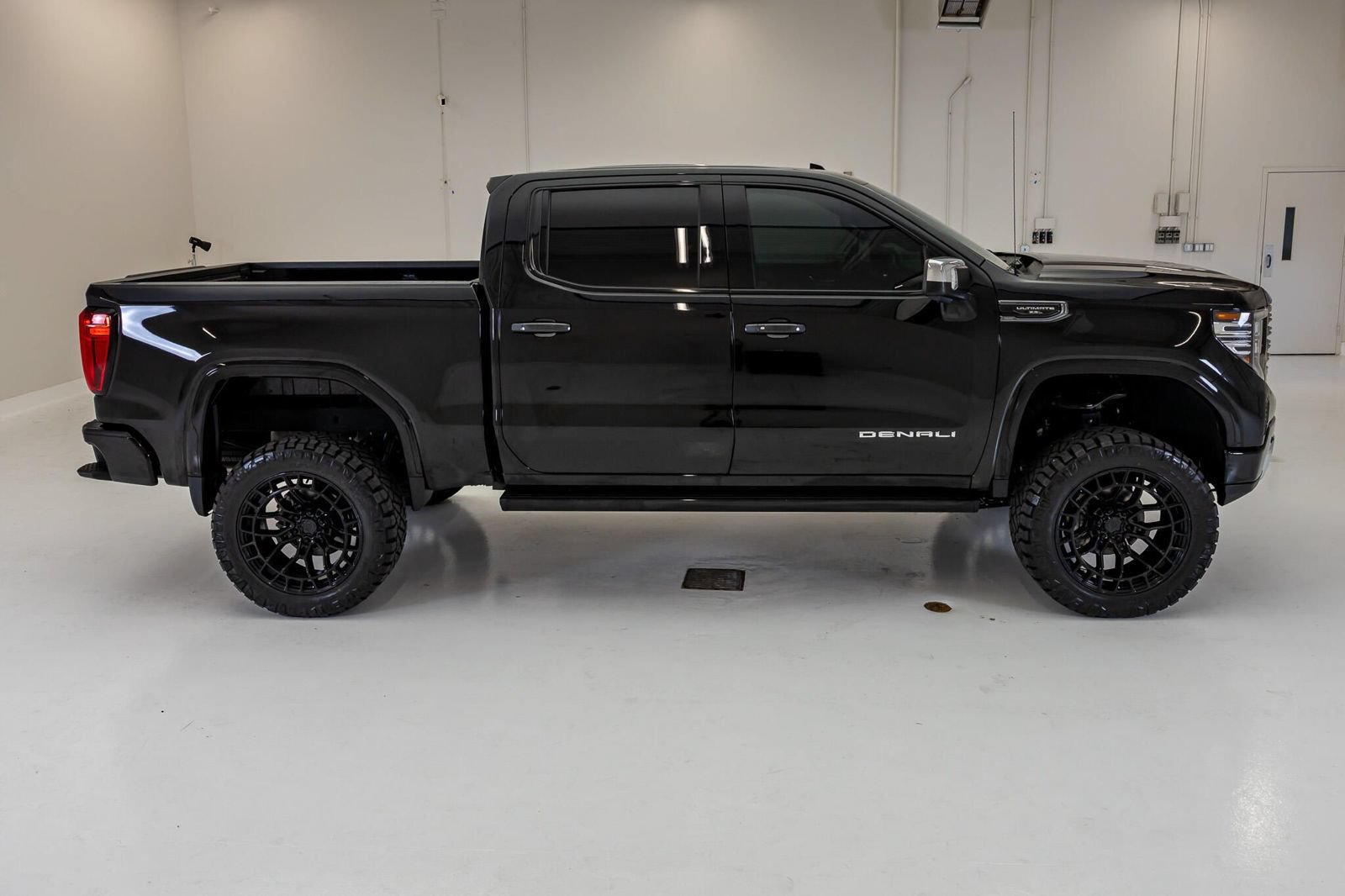 Used 2026 GMC Sierra 1500 Denali Ultimate AWD/4WD image 11