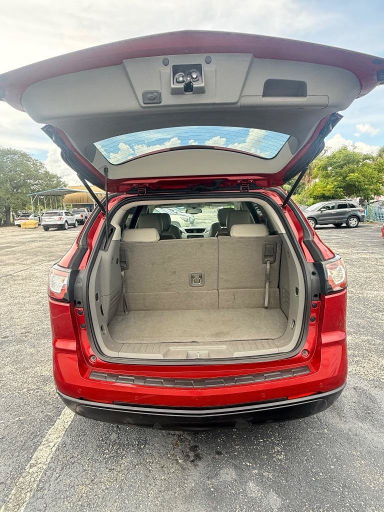 Used 2014 Chevrolet Traverse LT FWD image 16