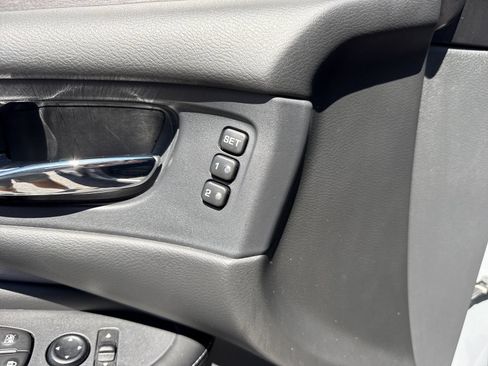 Used 2024 Nissan Murano SL FWD image 18