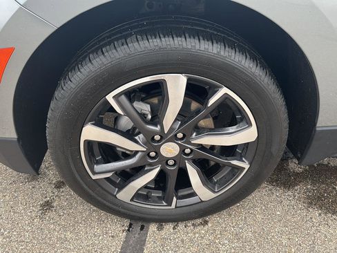 Used 2023 Chevrolet Equinox Premier image 11