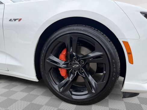 Used 2021 Chevrolet Camaro LT RWD image 9
