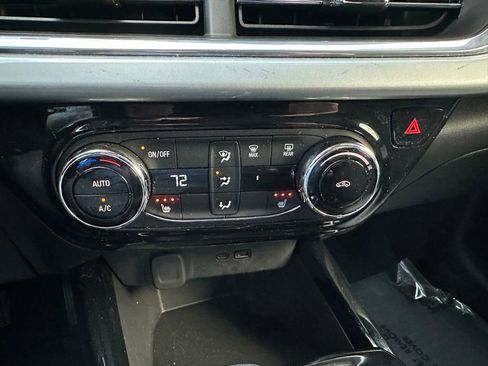 Used 2024 Chevrolet Trax LT w/ LT Convenience Package image 26