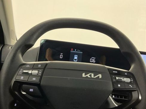 Used 2025 Kia K4 FWD image 23