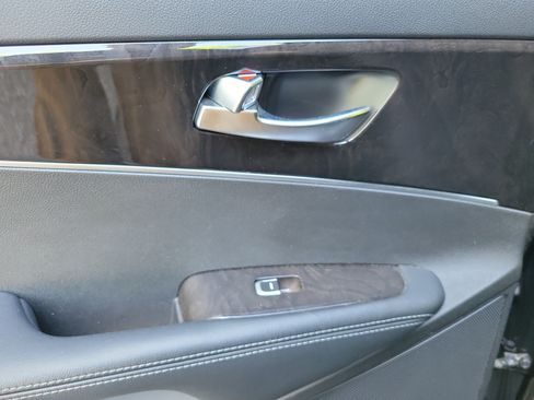 Used 2018 Kia Sorento AWD image 25