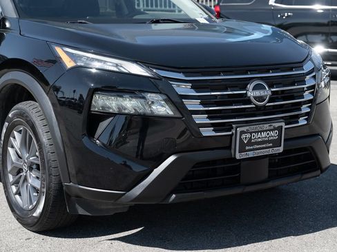 Used 2024 Nissan Rogue S AWD/4WD image 10