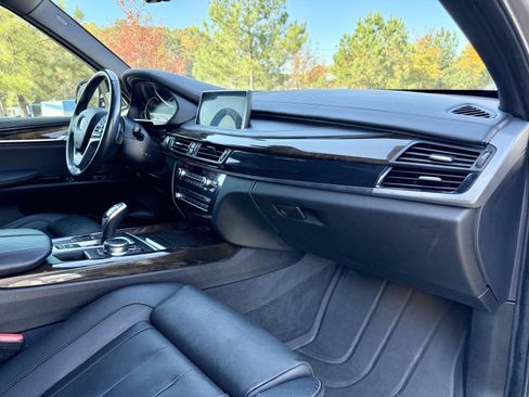 Used 2018 BMW X5 xDrive50i w/ Executive Package image 24