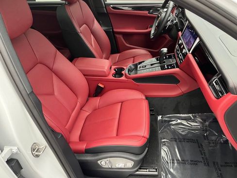 Used 2024 Porsche Macan S image 42