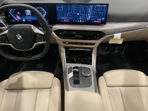 Used 2025 BMW 430i xDrive Coupe w/ Premium Package image 17