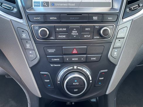 Used 2018 Hyundai Santa Fe Limited AWD/4WD image 18