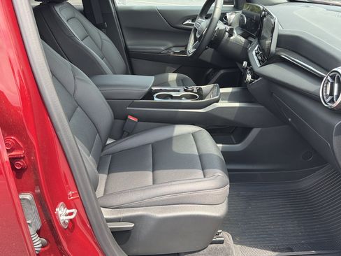 New 2026 Chevrolet Equinox LT w/ Convenience Package II AWD/4WD image 13