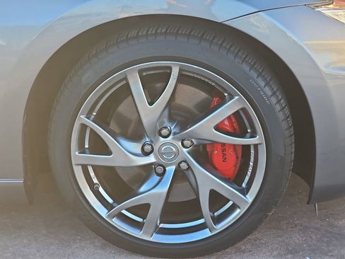 Used 2017 Nissan 370Z w/ Sport Package image 38