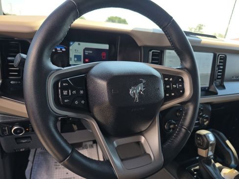 Used 2023 Ford Bronco Wildtrak image 13