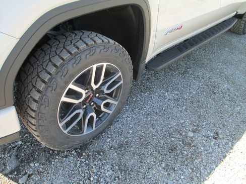 New 2026 GMC Sierra 1500 AT4 AWD/4WD image 14