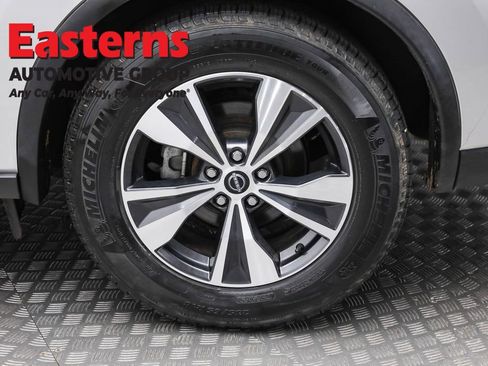 Used 2023 Nissan Murano SV image 8