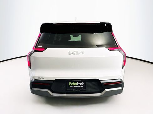 Used 2024 Kia EV9 Light Long Range image 7