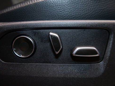 Used 2025 GMC Sierra 3500 Denali w/ Denali Reserve Package image 30