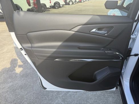New 2026 Chevrolet Traverse LT image 28