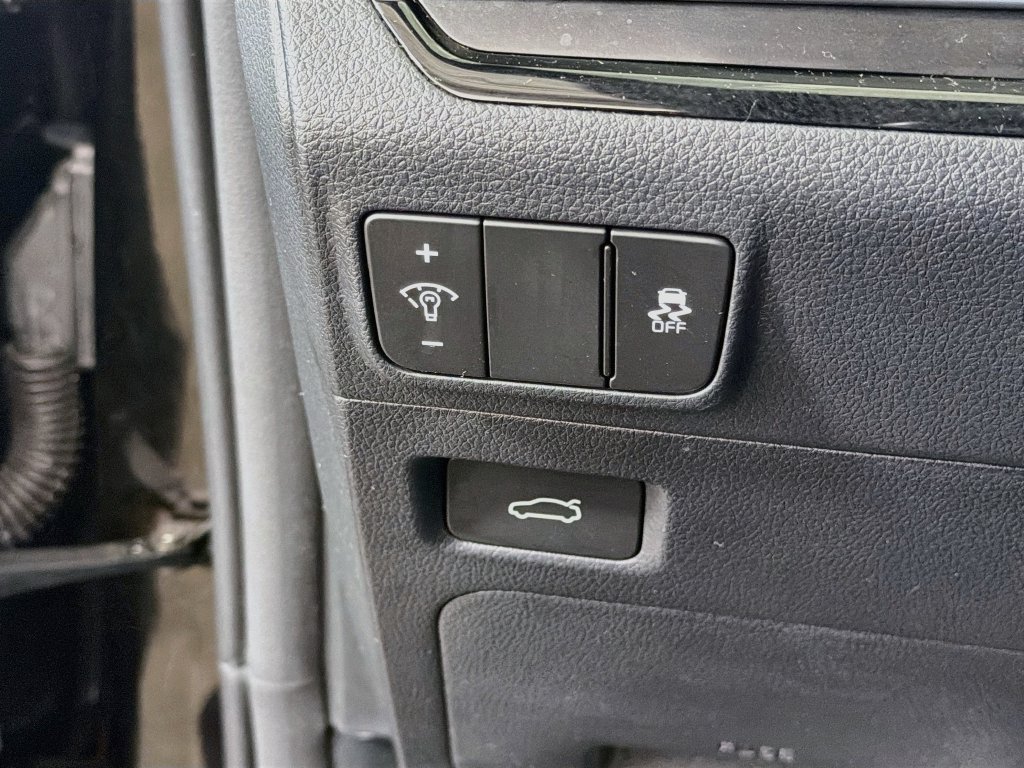 Used 2025 Kia K5 GT-Line AWD/4WD image 12