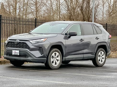 Used 2024 Toyota RAV4 LE image 7