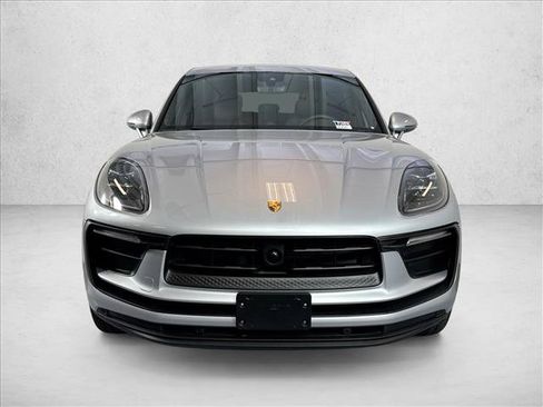 Certified 2026 Porsche Macan AWD/4WD image 6